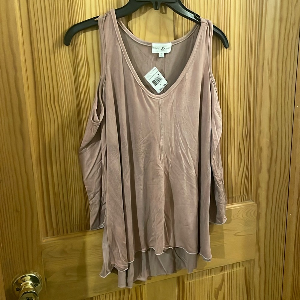Thyme & Honey small off the shoulder blouse